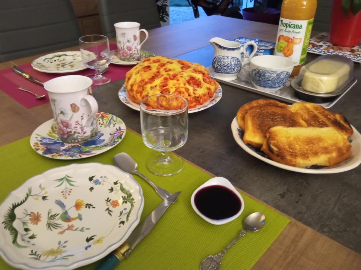 B&B Du Cerisier, Diner Sur Demande Noyers  외부 사진